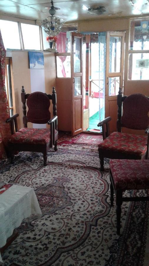 Bed and Breakfast Houseboat Dunhill Srīnagar Exterior foto