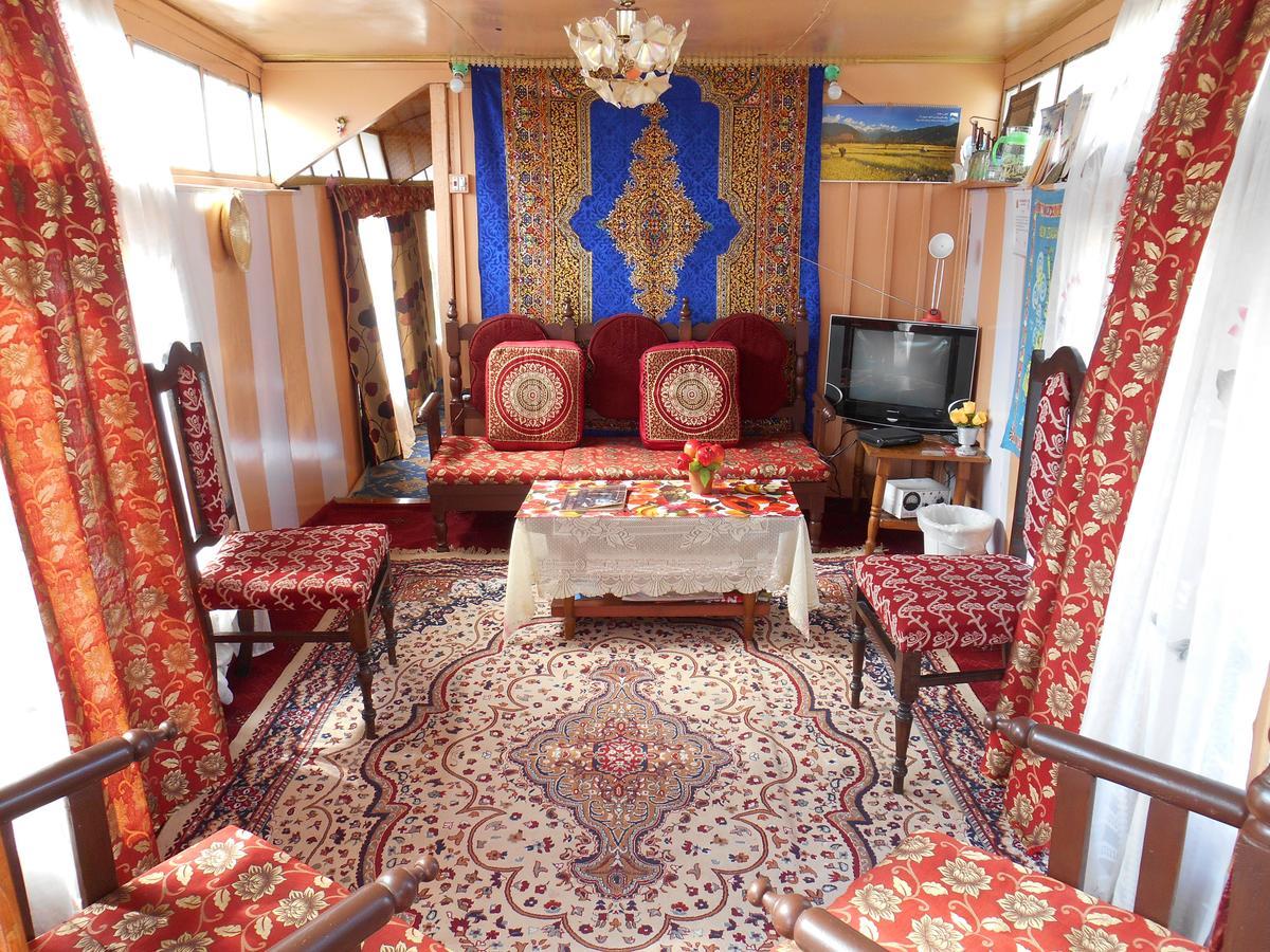 Bed and Breakfast Houseboat Dunhill Srīnagar Exterior foto